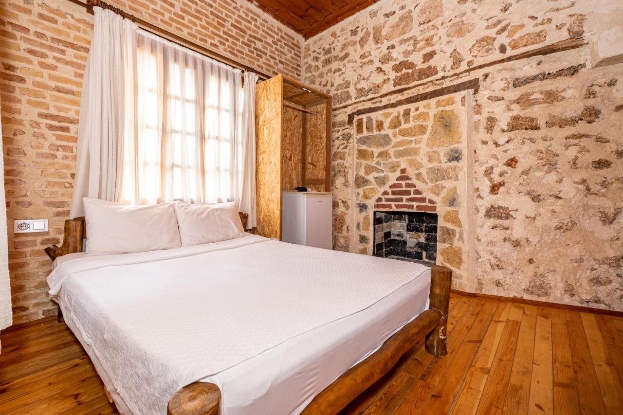 Otel Wood House Анталия Екстериор снимка