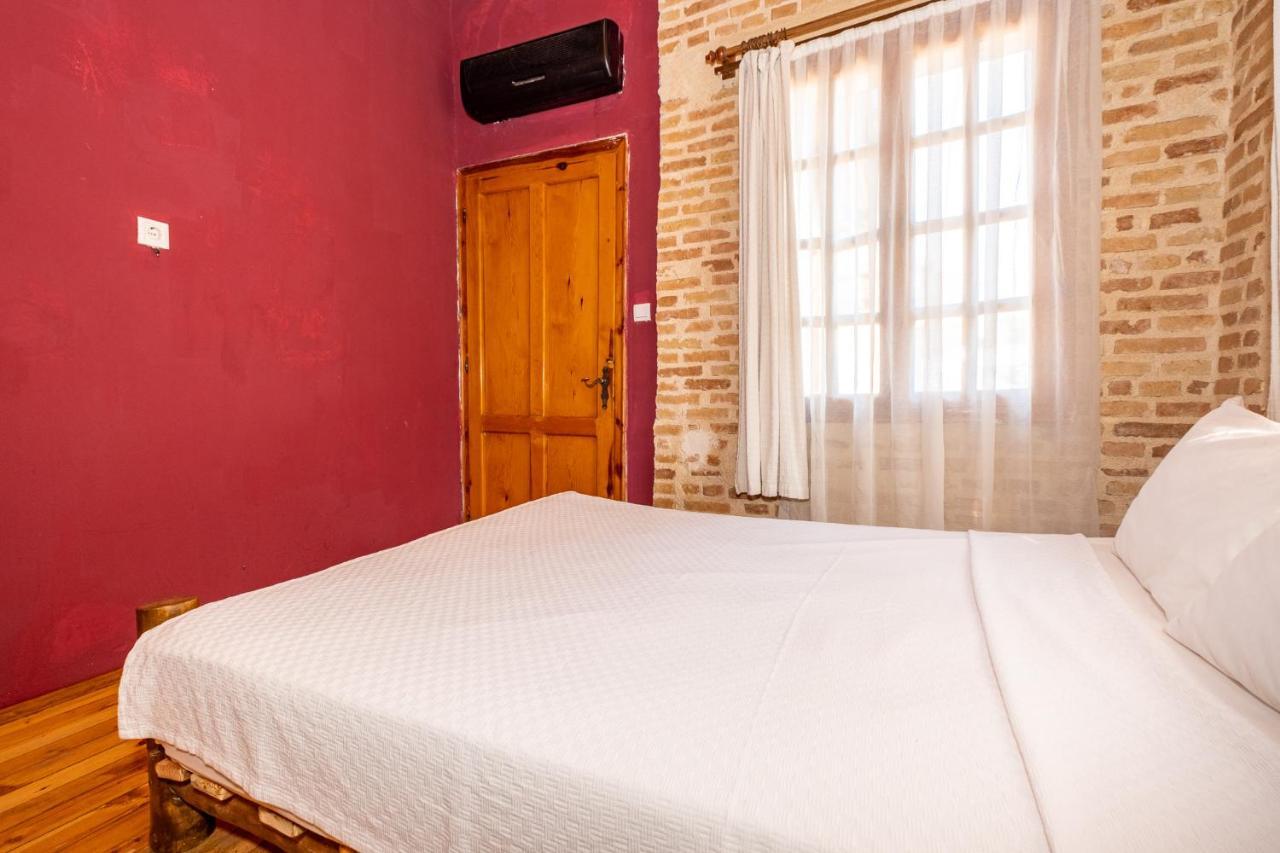 Otel Wood House Анталия Екстериор снимка