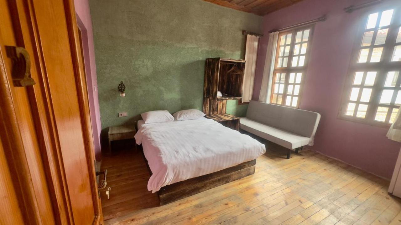 Otel Wood House Анталия Екстериор снимка