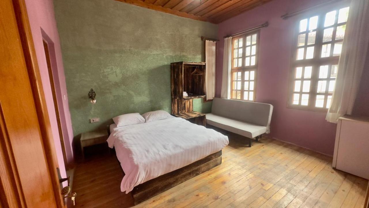 Otel Wood House Анталия Екстериор снимка