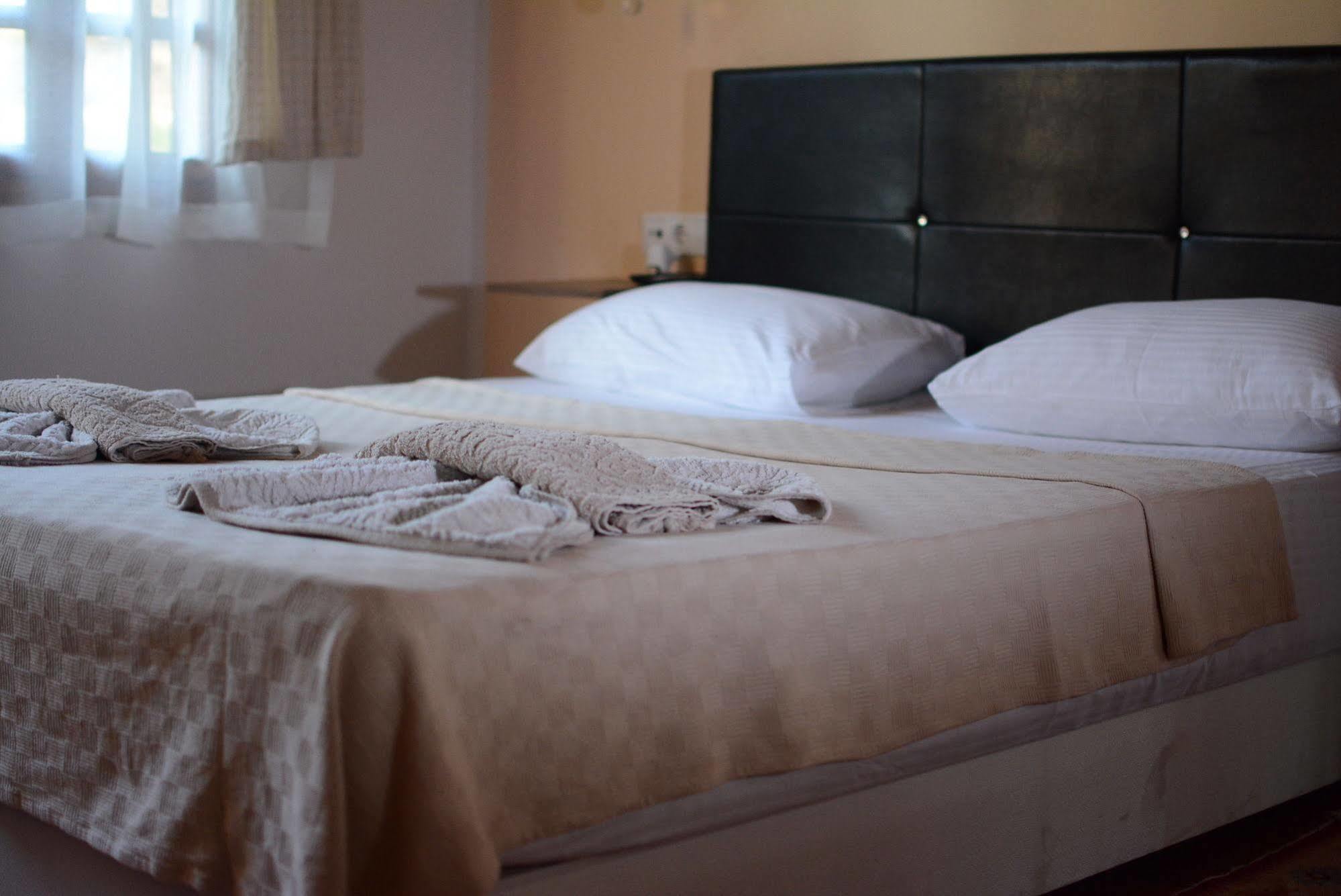 Otel Wood House Анталия Екстериор снимка