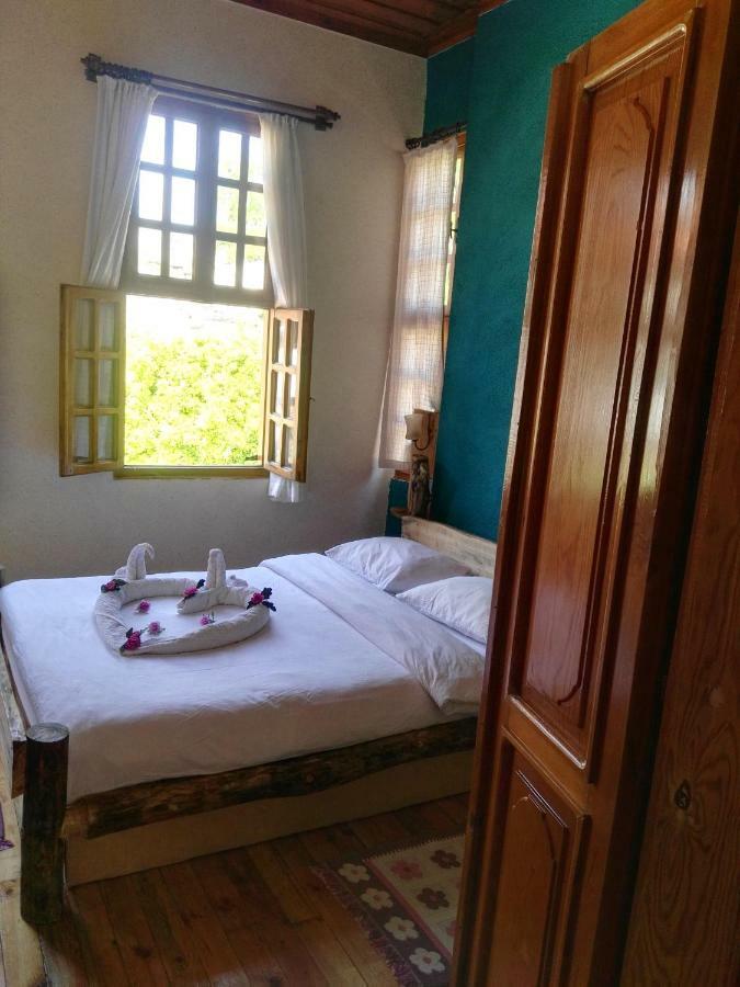 Otel Wood House Анталия Екстериор снимка