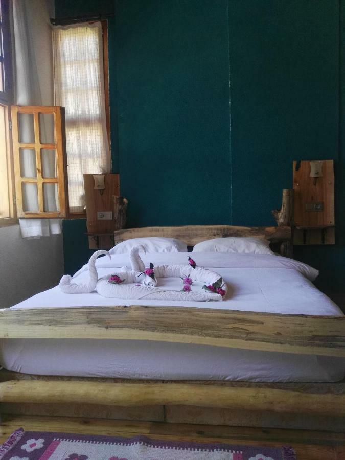 Otel Wood House Анталия Екстериор снимка
