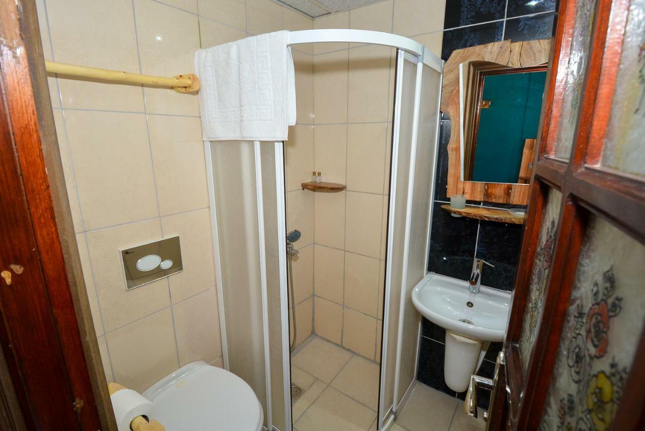 Otel Wood House Анталия Екстериор снимка