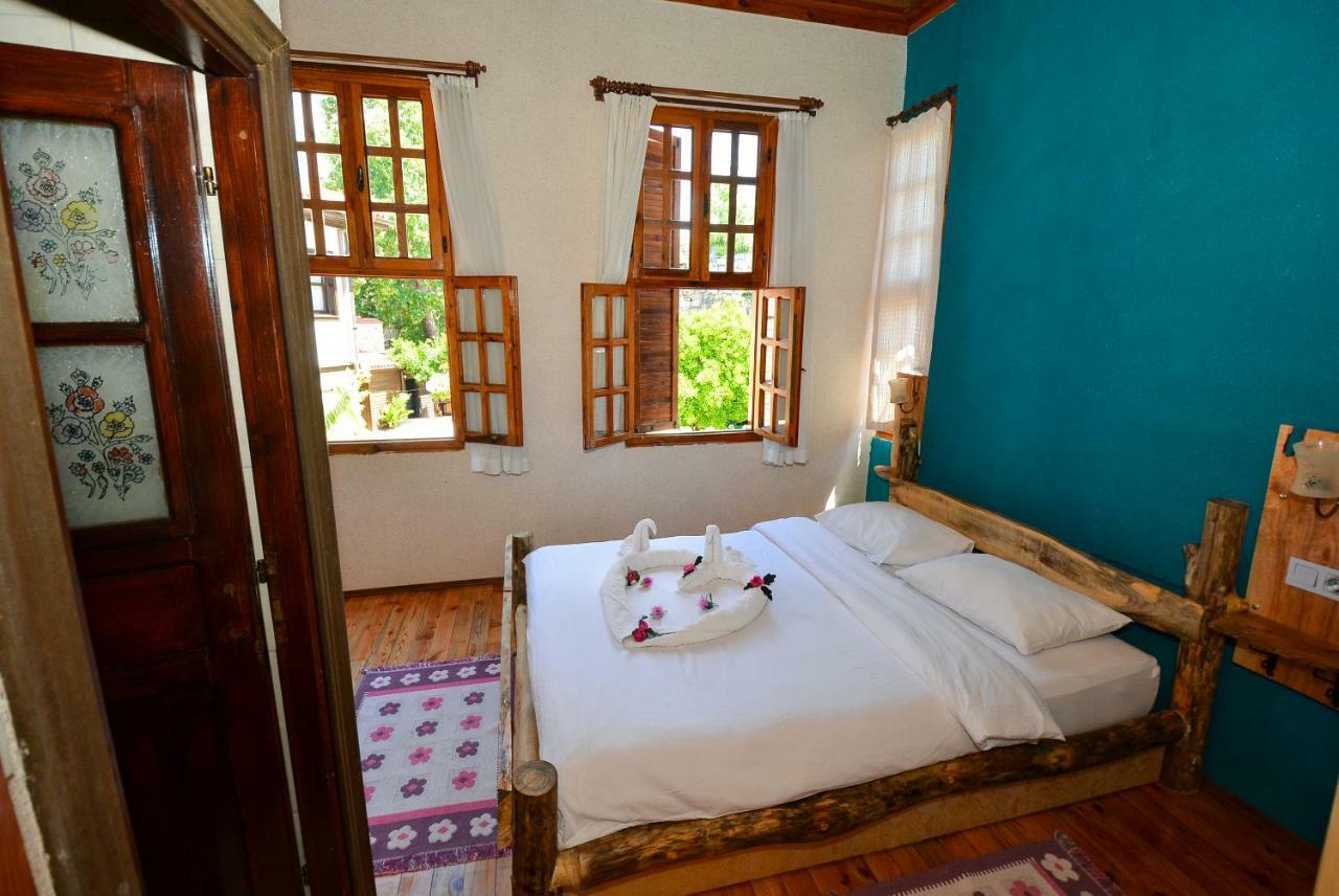 Otel Wood House Анталия Екстериор снимка