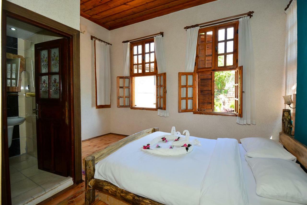 Otel Wood House Анталия Екстериор снимка